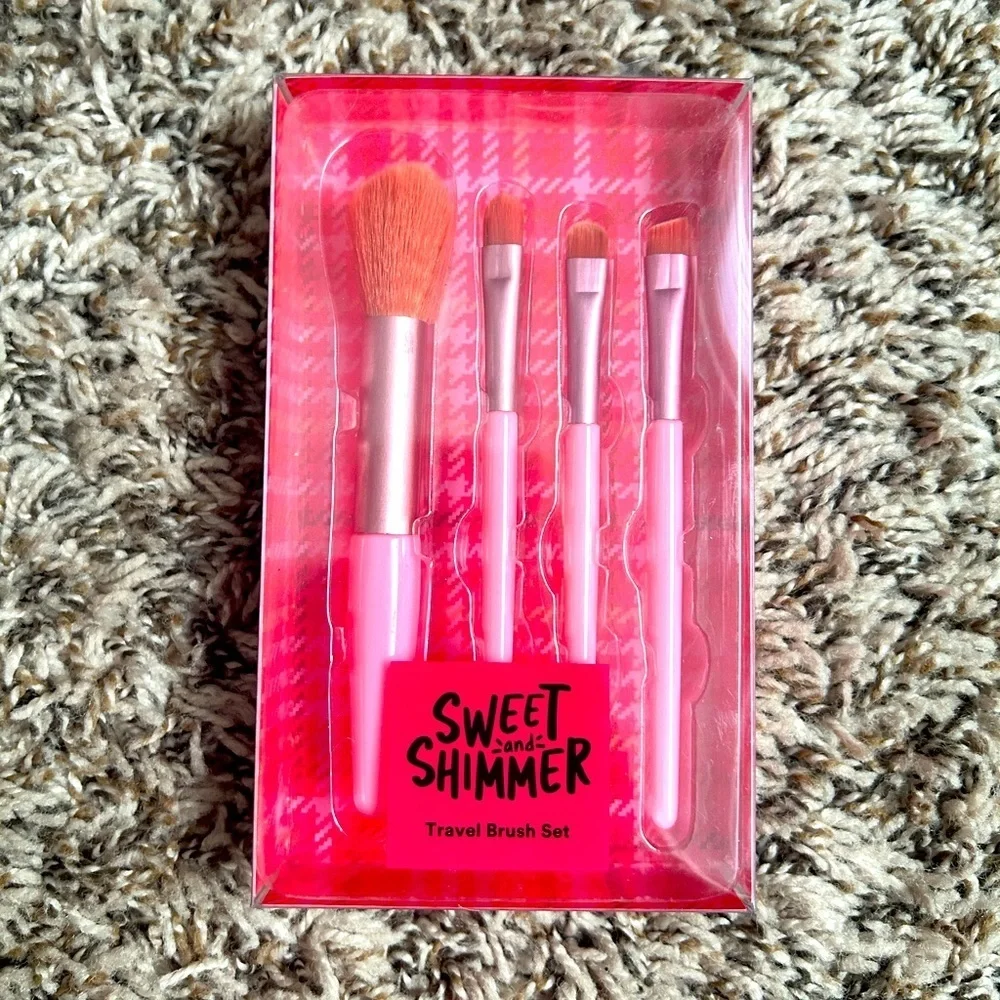 Sweet & Shimmer Travel Brush Set – New